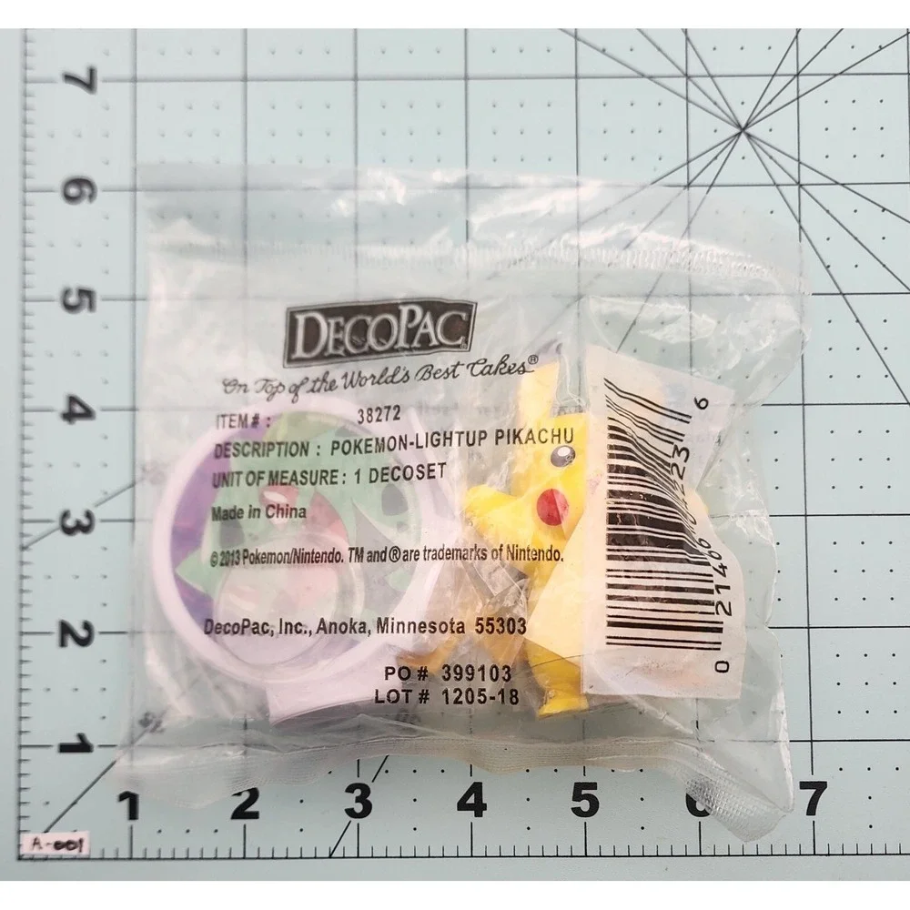 DecoPac Cake Topper Light Up Pikachu Birthday Party‎ Pokémon Squirtle